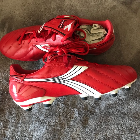 Diadora Men’s Soccer Cleats - Picture 2 of 5